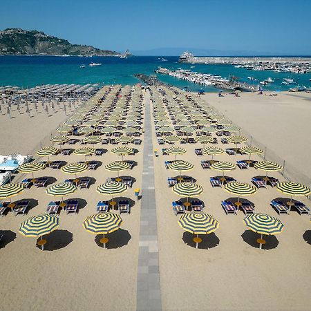 Hotel Sabbie D'Oro Giardini Naxos Exterior photo