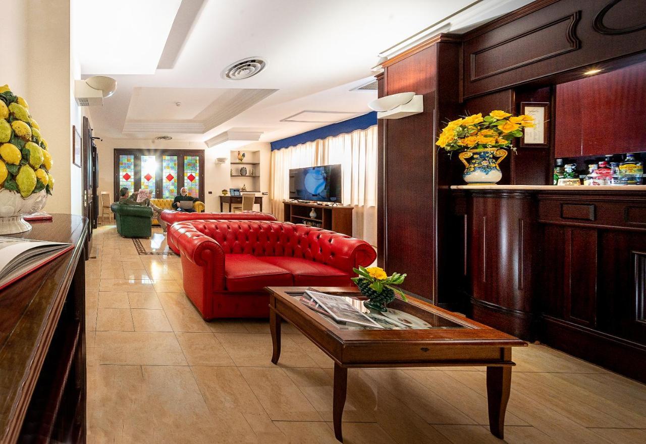 Hotel Sabbie D'Oro Giardini Naxos Exterior photo