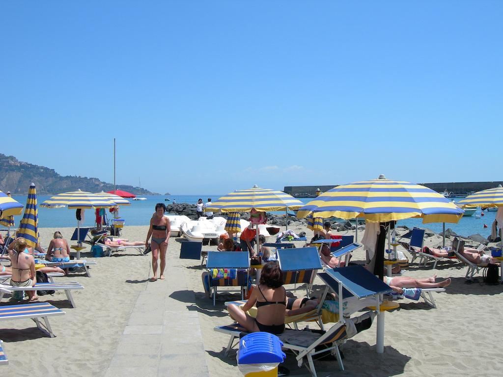 Hotel Sabbie D'Oro Giardini Naxos Exterior photo